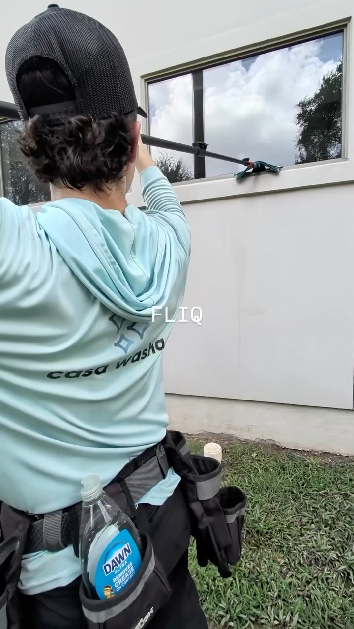 Trying out the @moermantools Fliq because I saw @lukethewindowcleaner and the boys @cleanhabitsllc do it and they make everything look cool

TBH it does help us move efficiently on storefront and office windows that are close together without having to pull out the mop (applicator)

Shout out Connor @casawasha for the great work 🫡 

And s/o @lemonexteriors and @a1awindowcleaning just some of the many window cleaning friends who motivate us 🏆 

#clean #lookattheflickofthewrist #satisfying #windowcleaning #viral