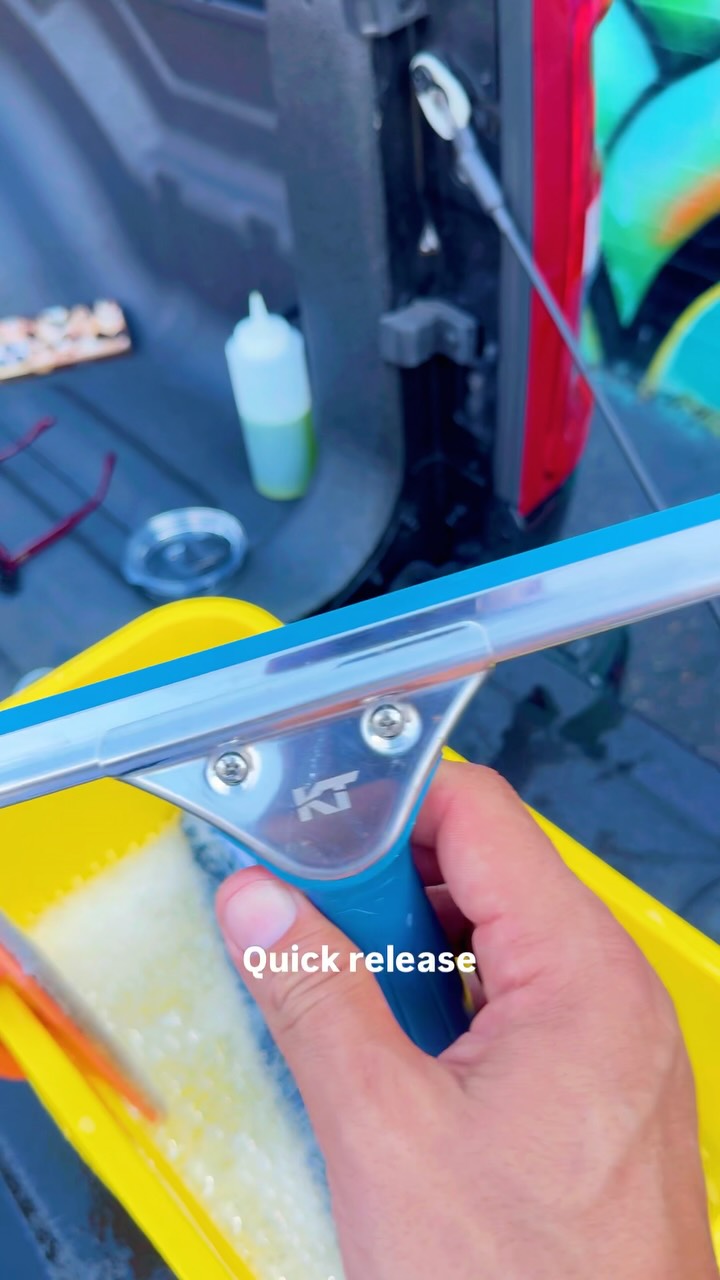 @kt_cleaning_products are one of a kind 🇧🇪🪟

From the squeegee handle to the channel, rubber, and detergent—every piece feels built for people who actually clean windows for a living.

And the detergent? 🫧 It has a little degreasing power built in, giving us extra bite on stubborn grime and helping tackle those tougher hard-water spots. Best practice: add a couple of drops to your water bucket. ✔️ 

Belgian-made. Pro-grade. Casa Washa approved. 

#windowcleaning #professional #clean #newtoys #windowcleaner