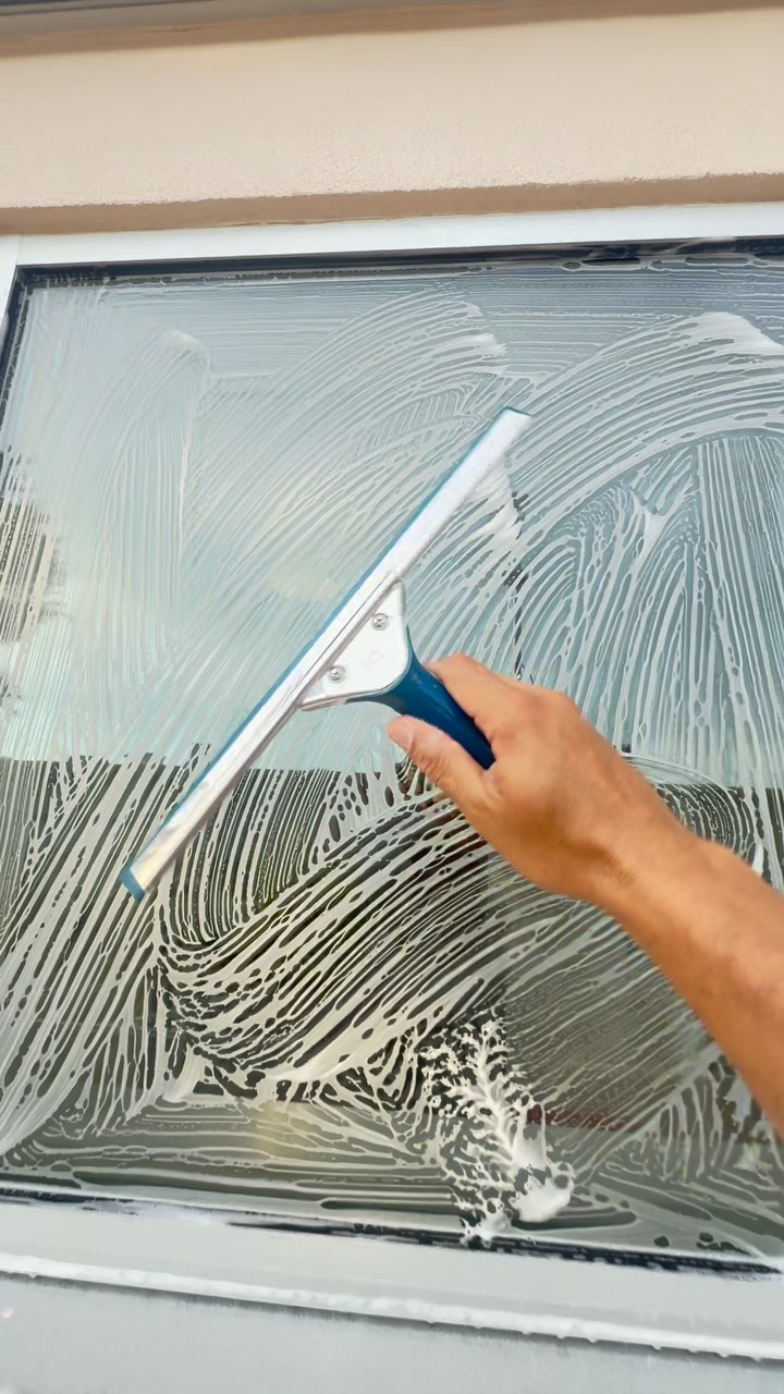 My new favorite squeegee

#clean #window #satisfying #view #fyp