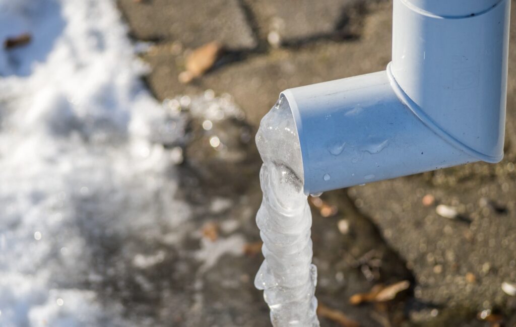 prevent frozen pipes 3